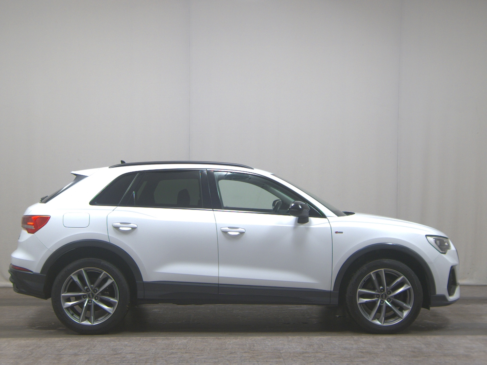 Audi Q3 40 TDI Qu. S-Line Optik-Paket Navigation LED vc Rear-view camera – 1