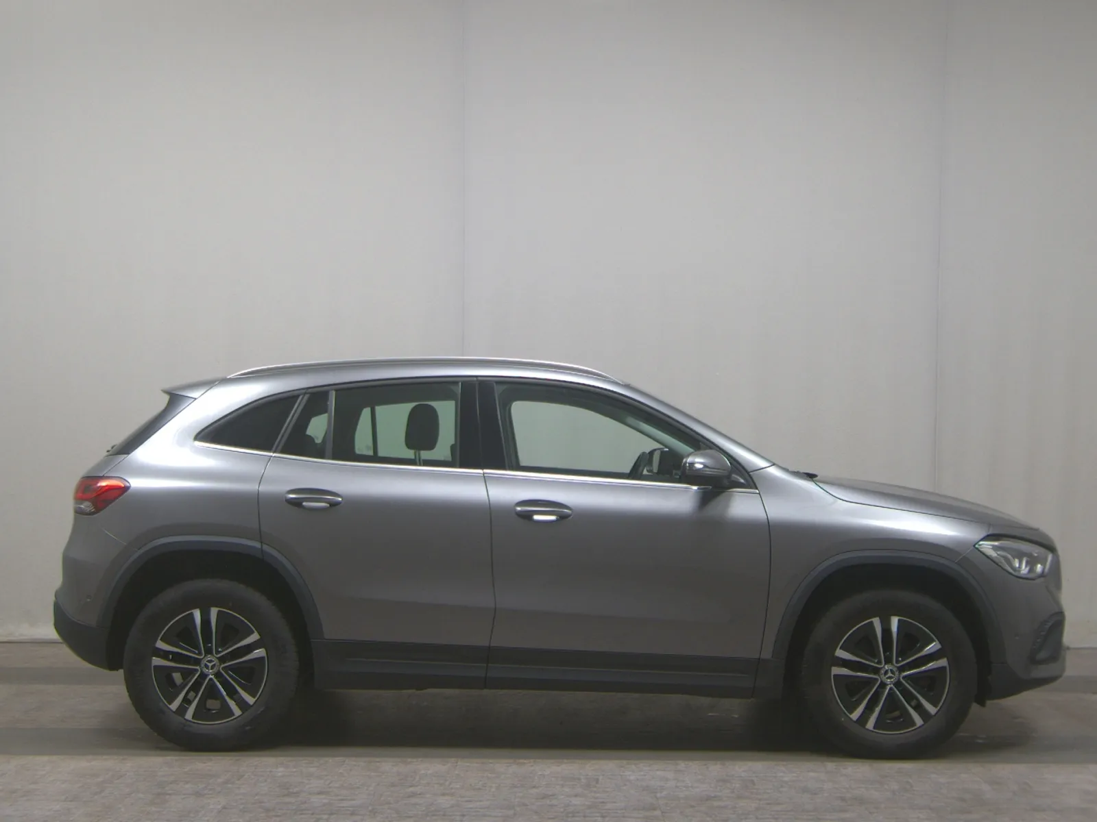 Mercedes-Benz GLA 180 d Style T-Leder GPS LED RFK PDC – 1